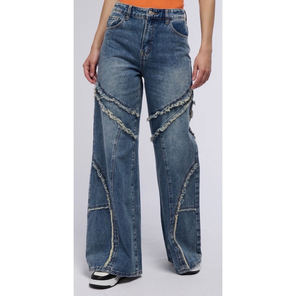 AKIRA JUST A FEELING DISTRESSED DENIM PANT Size 15 - Picture 4 of 13